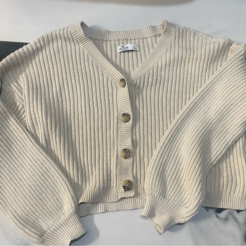 Hollister Cream Ribbed Cardigan Sweater size S oversized fit large